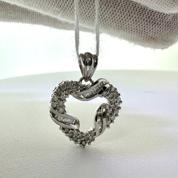 14K White Gold Diamond Heart Pendant - Picture 11 of 13